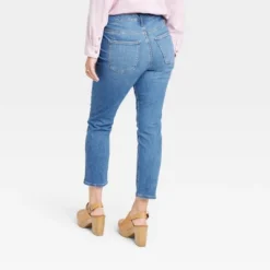 Women's High-Rise Slim Straight Jeans - Universal Thread™ Medium Wash -Universal Thread GUEST 16909339 3008 4ac9 9b56 82c4dab137f3