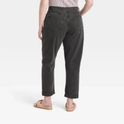 Women's High-Rise Boyfriend Jeans - Universal Thread™ -Universal Thread GUEST 6cfaffde c2c7 4bb7 9c1c 87545135ea2d