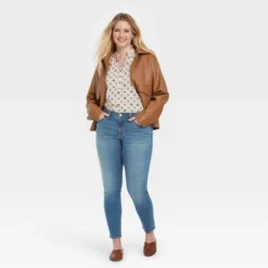 Women's Mid-Rise Curvy Fit Skinny Jeans - Universal Thread™ Medium Wash 12 Women's Mid-Rise Curvy Fit Skinny Jeans - Universal Thread™ Medium Wash -Universal Thread GUEST 95dc385e 2a1d 450d 936b 22ab90ff6a62