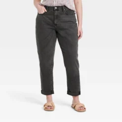 Women's High-Rise Boyfriend Jeans - Universal Thread™ -Universal Thread GUEST b22967a1 8c56 4f73 bdcd 0eee9be631c1