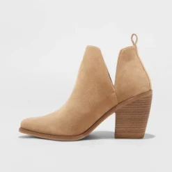 Universal Thread 25 Women's Debbie Boots - Universal Thread⢠Taupe