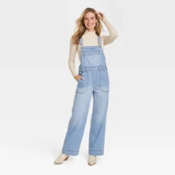 Women's Wide Leg Denim Overalls - Universal Thread™ Light Wash -Universal Thread GUEST df914a4f 14b6 492f ba31 6b3be904005b