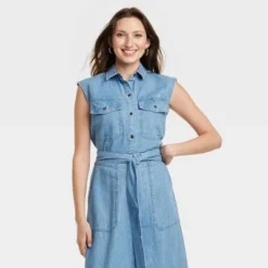 Women's Sleeveless Denim Collared Button-Down Shirt - Universal Thread™ Indigo -Universal Thread GUEST fce5591e 63e2 4137 8b11 a0796c77a0c4